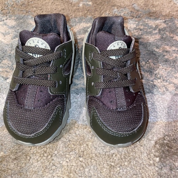 Nike Huarache Run size 5 - Picture 2 of 5